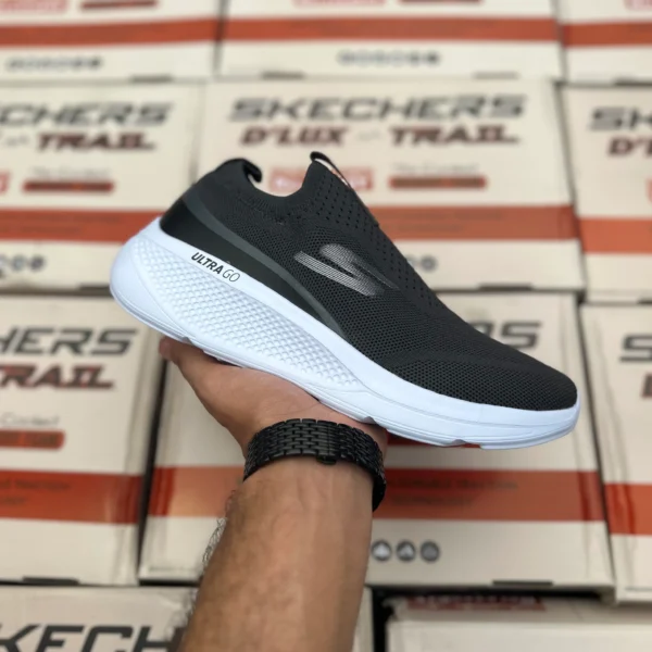 03FE57E0 E32E 4B83 83F0 5F9D64B7AFBB