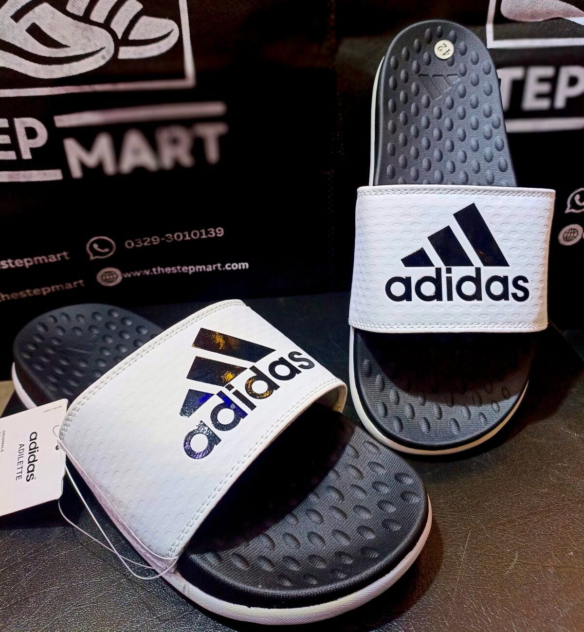 AD PureWalk with Logo White Slides