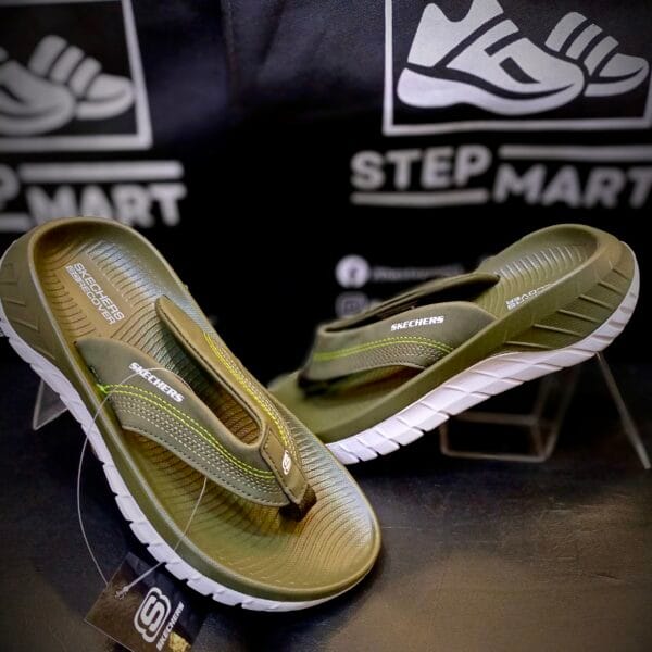 Skechers Go Recovery Cushion Green Slippers