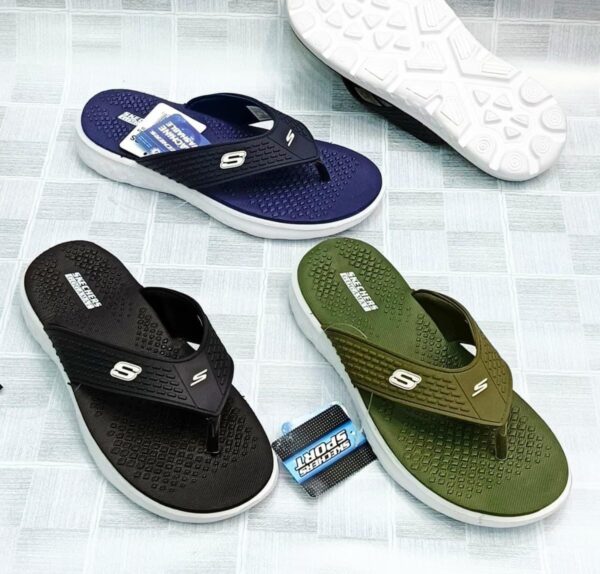 Alternative view of Skechers Goga Mat Cushion Black Slippers