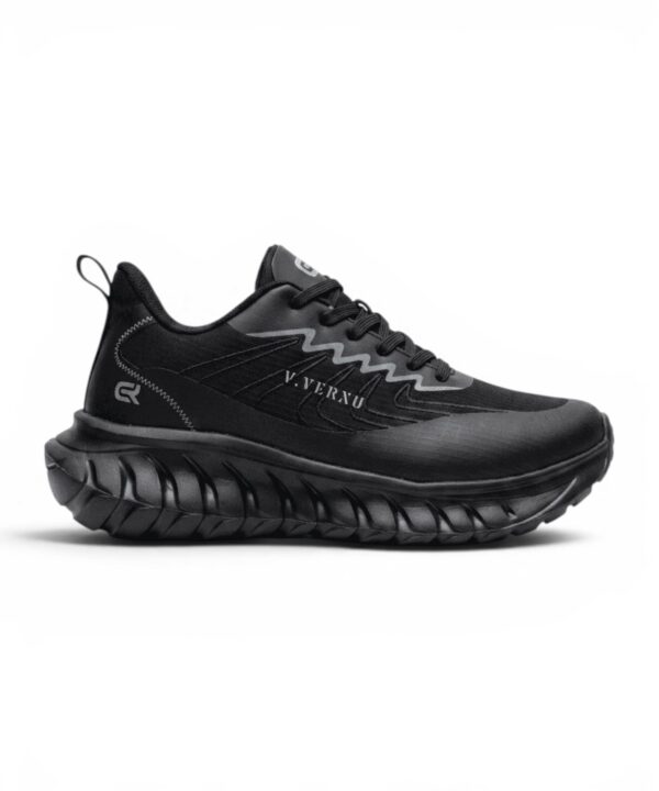 Sports shoes for men